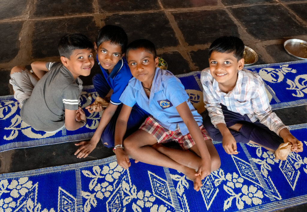 SONYImage Jouret32306 Venez et voyez la DCC VSI Volontariat en INDE KSV avec la Délégation Catholique pour la Coopération